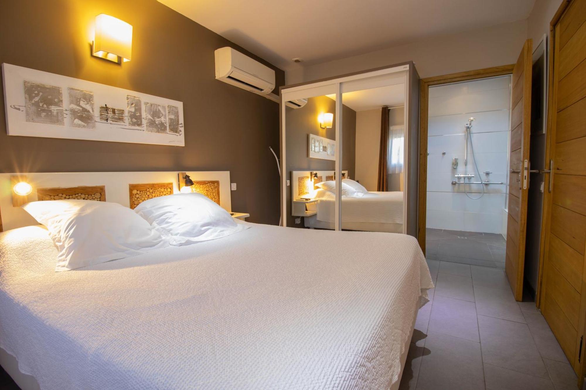 Athena Motel Saint Aygulf Eksteriør bilde